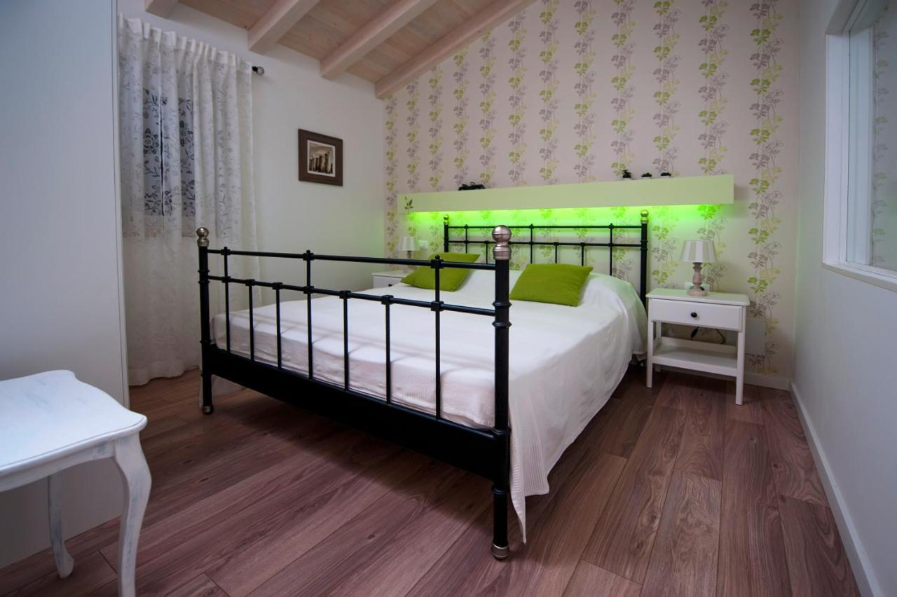 Villa Kos Rovinj Apartments Екстер'єр фото